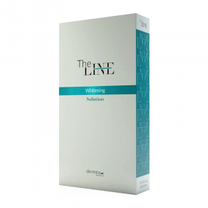 Thérapie de microneedling avec The Line Whitening Solution. La solution de blanchiment des lignes est indiquée pour les peaux tachetées ou hyperpigmentées.